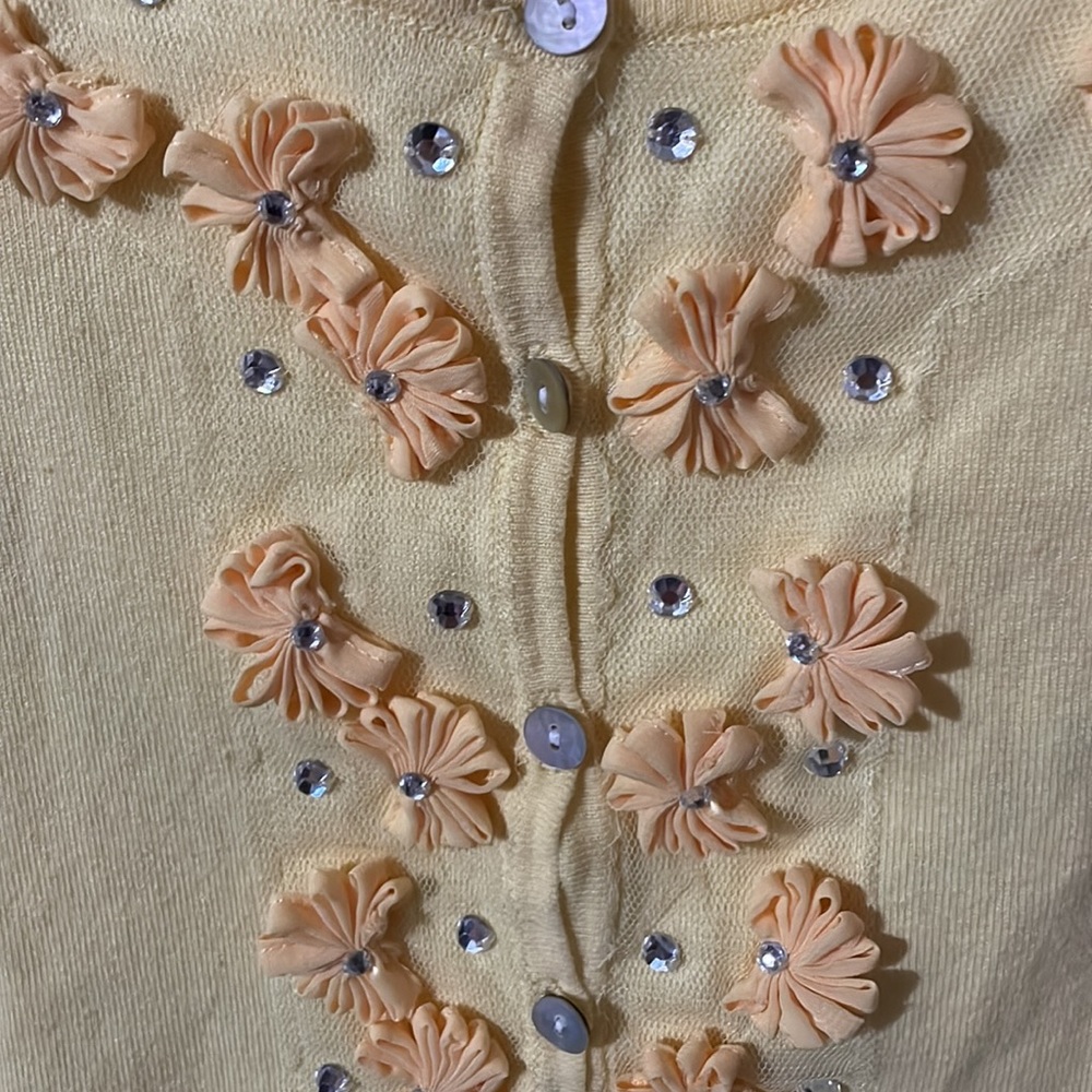 Ruby Rd. Yellow Half Sleeve Flower & Rhinestone Button up Crop Top - Picture 5 of 9